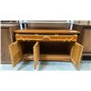 Image 3 : OAK 3 DOOR/3 DRAWER ENTERTAINMENT STAND AND WHITE 2 DRAWER SOFA/HALL TABLE