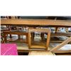 Image 4 : 2 OAK SQUARE COFFEE TABLES AND 2 END TABLES