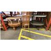 Image 1 : GROUP OF 4 ASSORTED ROUND COFFEE TABLES AND 2 SMALL DRINK/PLANT STANDS