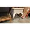 Image 3 : GROUP OF 10 ASSORTED VINTAGE & MODERN COFFEE AND END TABLES