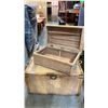 Image 3 : GROUP OF 4 ASSORTED TRUNKS AND SMALL PINK 3 DRAWER STORAGE BOX
