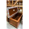 Image 2 : GROUP OF 3 LIDDED STORAGE TRUNKS WITH CUSHIONED SEATS