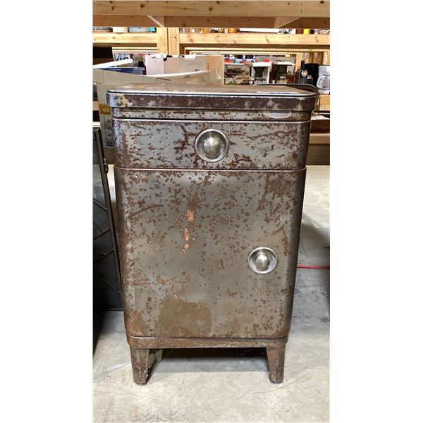 ANTIQUE SINGLE DOOR/1 DRAWER METAL CABINET