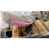 Image 4 : PALLET OF WOODEN RISERS AND MISCELLANEOUS
