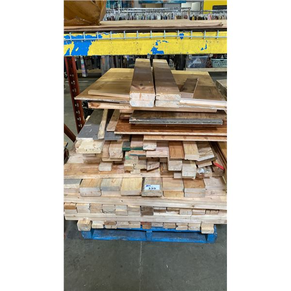 PALLET OF ASSORTED WOOD PIECES - MOSTLY 4FT LENGTHS
