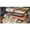 Image 3 : PALLET OF ASSORTED WOOD PIECES - MOSTLY 4FT LENGTHS