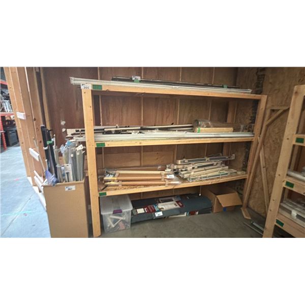 LARGE GROUP OF ASSORTED VENETIAN BLINDS AND CURTAIN RODS