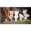 Image 1 : GROUP OF 5 ASSORTED TOILETS