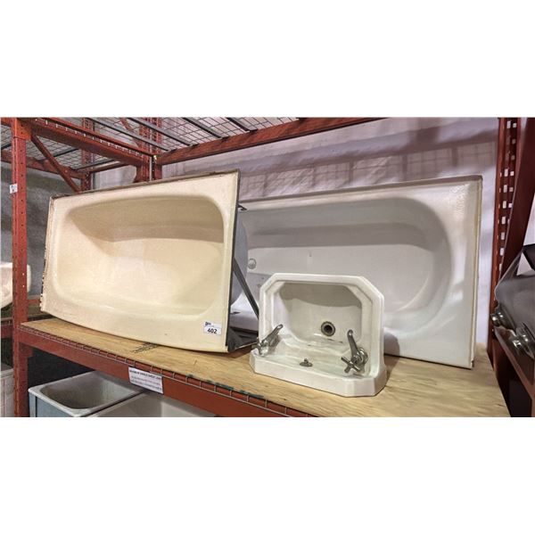2 BATH TUBS AND 1 VINTAGE SINK