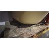 Image 2 : ANTIQUE CAST IRON CLAW FOOT BATH TUB