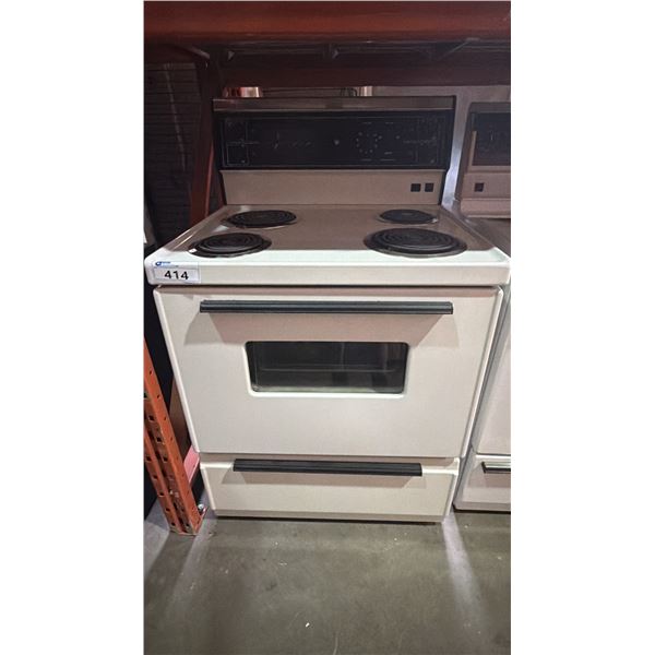 GE WHITE 4 BURNER STOVE