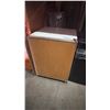 Image 1 : WHITE WITH BEIGE FRONT OLDER BAR FRIDGE