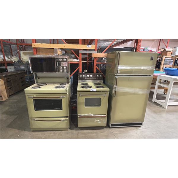 3 VINTAGE AVOCADO KITCHEN APPLIANCES - STOVE WITH BUILT -IN MICROWAVE, 4 BURNER STOVE AND