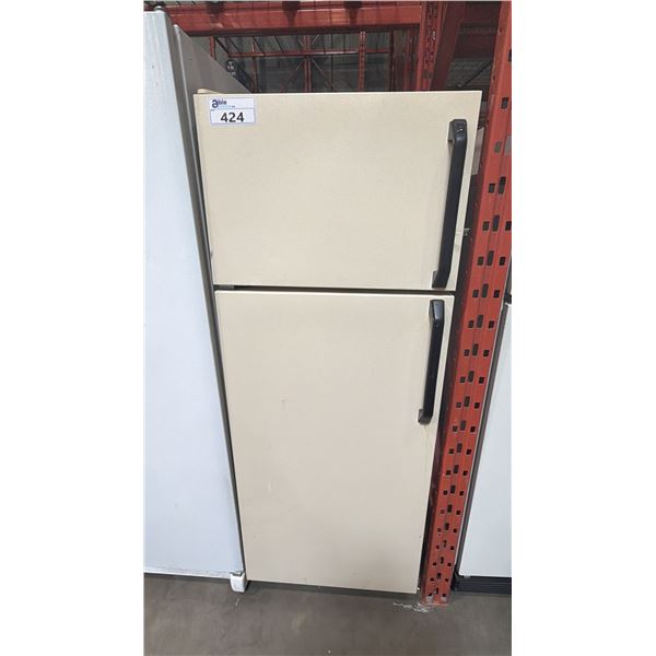 MCCLARY ALMOND 2 DOOR APARTMENT SIZE REFRIGERATOR