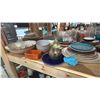 Image 4 : 4 SHELVES OF ASSORTED HOUSEWARES - SMALL APPLIANCES, COPS, PLATES AND GLASSWARE