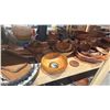 Image 3 : 4 SHELVES OF ASSORTED HOUSEWARES - WOOD CUTTING BOARDS, WOODEN BOWLS, ICE BUCKETS, GLASS DECANTERS