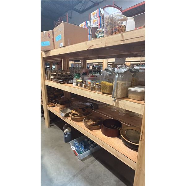 4 SHELVES OF ASSORTED HOUSEWARES - BOWLS, GLASSWARE, SPICE JARS AND MORE