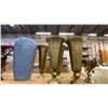 Image 2 : 4 SHELVES FULL OF ASSORTED DECORATIVE PIECES - MOSTLY VASES AND BOWLS