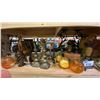 Image 4 : 4 SHELVES FULL OF ASSORTED DECORATIVE PIECES - CANDLE HOLDERS, GLASSWARE, CANDLES AND MORE