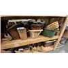 Image 6 : 4 SHELVES FULL OF ASSORTED DECORATIVE WOVEN BASKETS