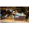 Image 4 : 4 SHELVES FULL OF ASSORTED DECORATIVE PIECES - ARTIFICIAL FLOWERS, PLANTERS AND MORE