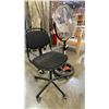 Image 2 : ROK HEAVY DUTY PEDESTAL FAM AND BLACK OFFICE CHAIR