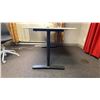 Image 5 : 2 MODERN OFFICE DESKS