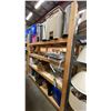 Image 1 : 4 SHELVES OF MOSTLY SMALL TRASH BINS AND MISCELLANEOUS HOUSEHOLD ITEMS