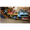 Image 7 : 5V SHELVES OF ASSORTED KIDS TOYS