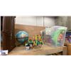 Image 5 : 4 SHELVES OF ASSORTED KIDS TOYS & GAMES