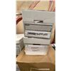 Image 5 : MOBILE WARDROBE RACK AND CONTENTS - BLANKETS, TOOLS, DIVIDERS, HANGERS AND MORE