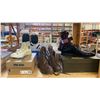 Image 2 : 16 PAIRS OF ASSORTED SHOES