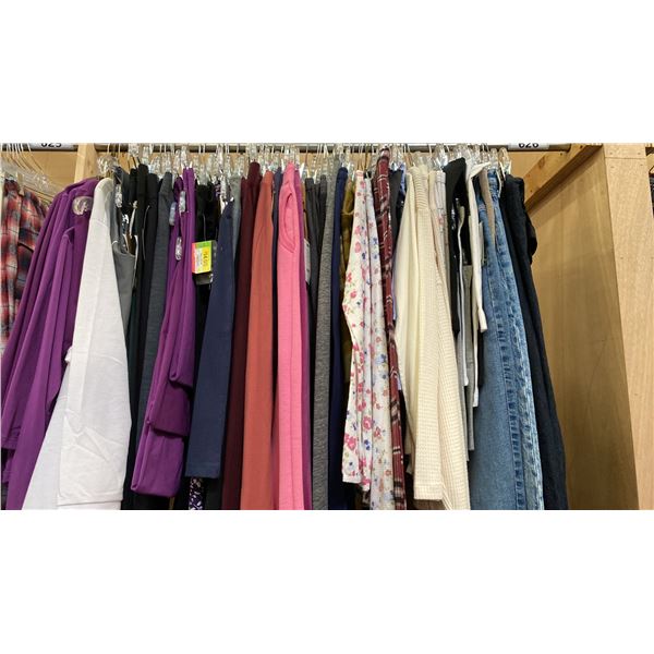 CONTENTS OF 0NE 4FT SECTION WARDROBE RACK OF ASSORTED CLOTHING