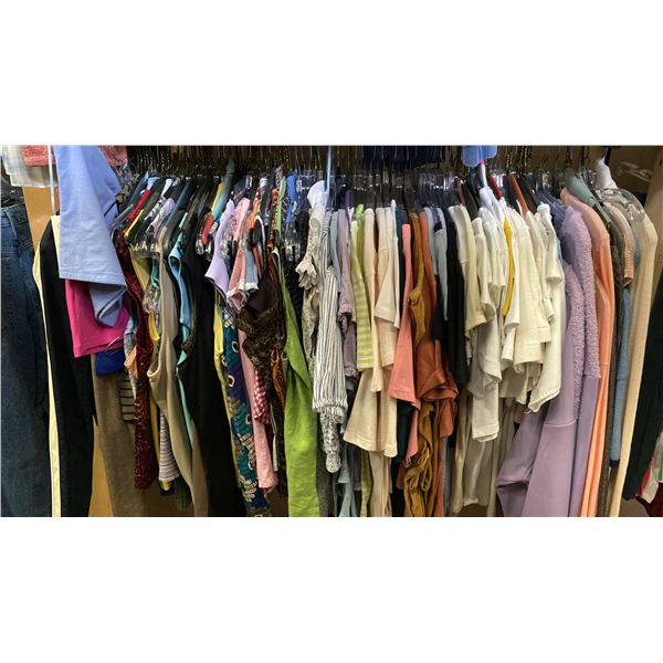 CONTENTS OF 0NE 4FT SECTION WARDROBE RACK OF ASSORTED CLOTHING