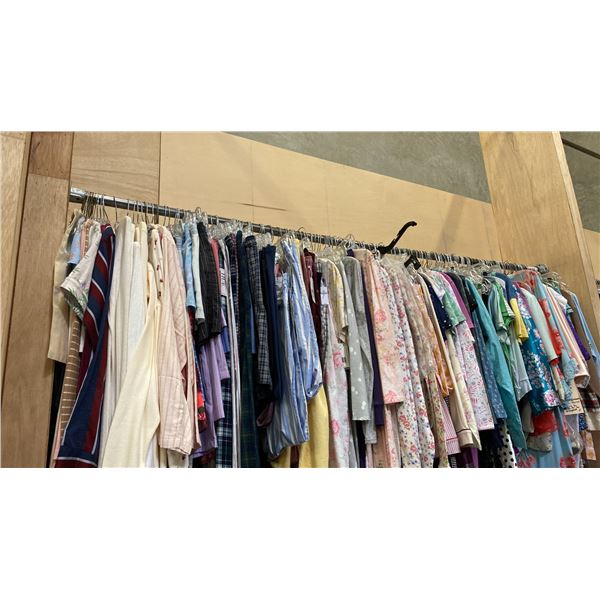 CONTENTS OF 0NE 8FT SECTION WARDROBE RACK OF ASSORTED CLOTHING