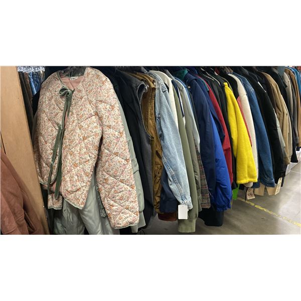 CONTENTS OF 0NE 8FT SECTION WARDROBE RACK OF ASSORTED CLOTHING *1 SIDE ONLY*