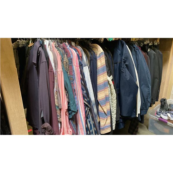 CONTENTS OF 0NE 8FT SECTION WARDROBE RACK OF ASSORTED CLOTHING *1 SIDE ONLY*