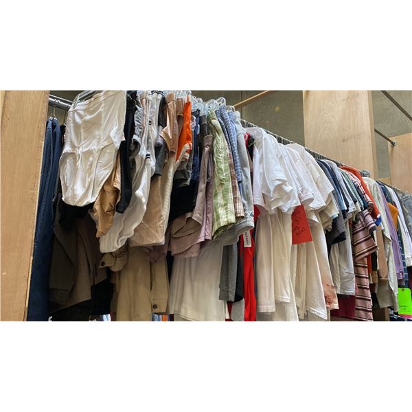 CONTENTS OF 0NE 8FT SECTION WARDROBE RACK OF ASSORTED CLOTHING *1 SIDE ONLY*