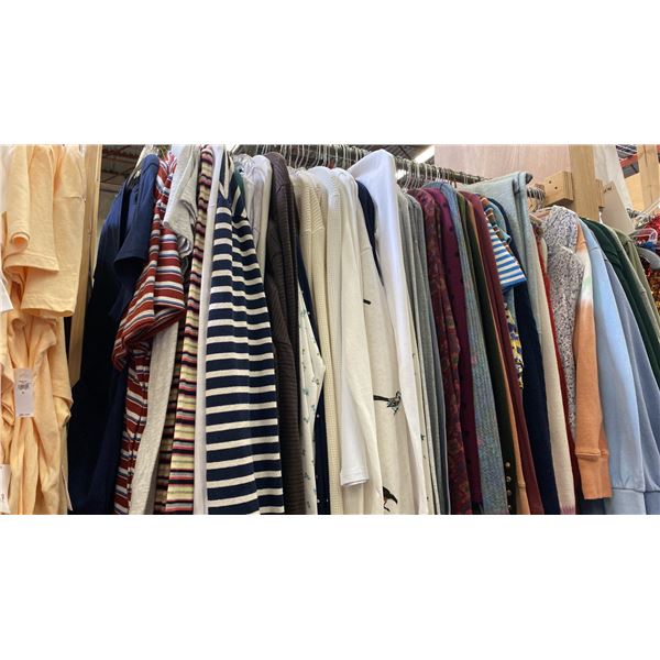 CONTENTS OF 0NE 4FT SECTION WARDROBE RACK OF ASSORTED CLOTHING *1 SIDE ONLY*