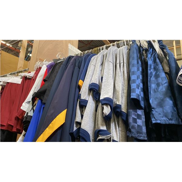 CONTENTS OF 0NE 4FT SECTION WARDROBE RACK OF ASSORTED CLOTHING *1 SIDE ONLY*