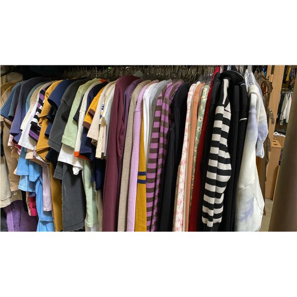 CONTENTS OF 0NE 4FT SECTION WARDROBE RACK OF ASSORTED CLOTHING *1 SIDE ONLY*