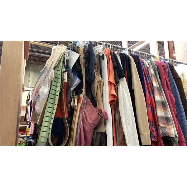 CONTENTS OF 0NE 4FT SECTION WARDROBE RACK OF ASSORTED CLOTHING *1 SIDE ONLY*