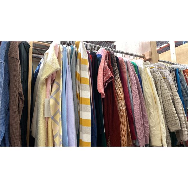CONTENTS OF 0NE 4FT SECTION WARDROBE RACK OF ASSORTED CLOTHING *1 SIDE ONLY*