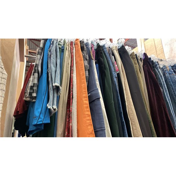 CONTENTS OF 0NE 4FT SECTION WARDROBE RACK OF ASSORTED CLOTHING *1 SIDE ONLY*