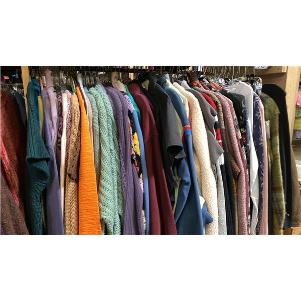 CONTENTS OF 0NE 4FT SECTION WARDROBE RACK OF ASSORTED CLOTHING *1 SIDE ONLY*