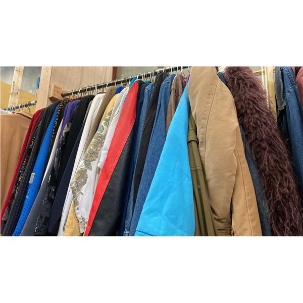 CONTENTS OF 0NE 4FT SECTION WARDROBE RACK OF ASSORTED CLOTHING *1 SIDE ONLY*