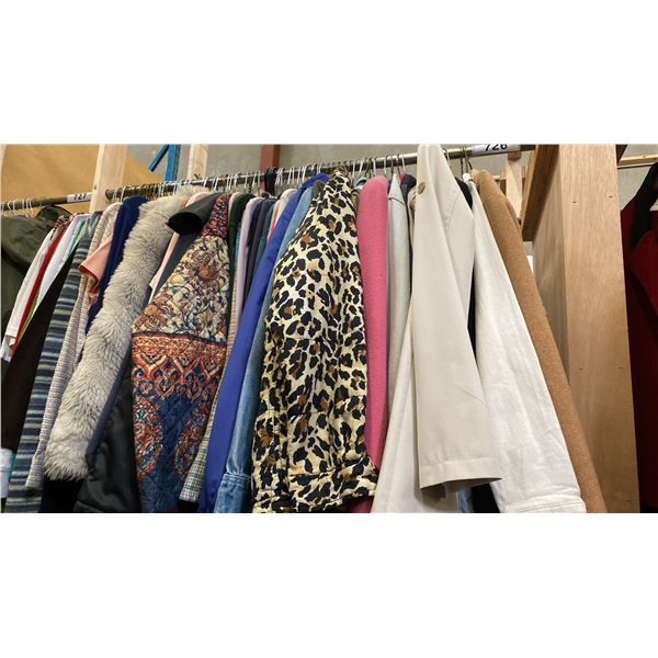 CONTENTS OF 0NE 4FT SECTION WARDROBE RACK OF ASSORTED CLOTHING *1 SIDE ONLY*
