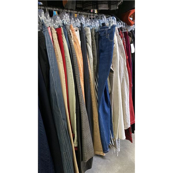 CONTENTS OF 0NE 4FT SECTION WARDROBE RACK OF ASSORTED CLOTHING *1 SIDE ONLY*