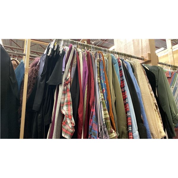 CONTENTS OF 0NE 4FT SECTION WARDROBE RACK OF ASSORTED CLOTHING *1 SIDE ONLY*