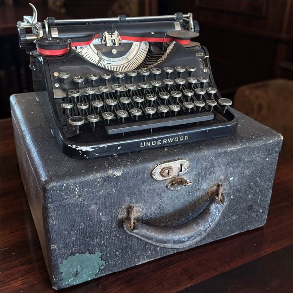 Antique Underwood Portable Typewriter w Leather Case